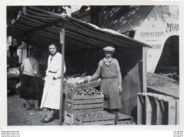 V05A   Photo Marché Marchand De Légumes Sans Doute à Digne (04) ? - Marchands Ambulants