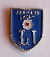 SP217 Pin's Judo Club Lagny  Lagny-sur-Marne Seine-et-Marne Achat Immédiat - Judo