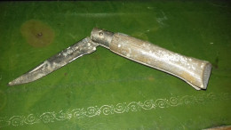 B13/ OPINEL N°8 LA MAIN COURONNEE - Knives