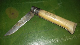B13/ OPINEL N°8 LA MAIN COURONNEE - Knives