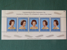 New Zealand 1977 Queen Silver Jubilee Sheet - Mint - Neufs