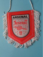 ARSENAL >> WIMPEL ( Drapeau ) FANION De FOOTBALL / VOETBAL ( Pennant ) >> ( Zie / Voir Scan ) +/- 10 X 8 Cm.! - Uniformes Recordatorios & Misc