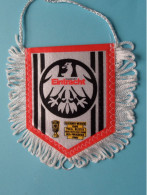 FRANKFURT EINTRACHT >> WIMPEL (Drapeau) FANION De FOOTBALL / VOETBAL (Pennant) > ( See Scan ) +/- 10 X 8 Cm.! - Uniformes Recordatorios & Misc