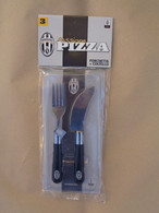 DUE POSATE PER PIZZA FORCHETTA E COLTELLO DELLA *JUVENTUS* - PRODOTTO UFFICIALE - LEGGI - Knives