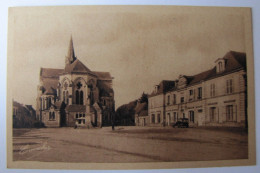 FRANCE - MAINE ET LOIRE - LE LOURROUX-BECONNAIS - Place De La Mairie - Le Louroux Beconnais