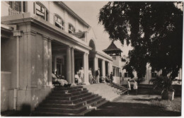 Victoria Falls Hotel - The Front Porch - & Hotel - Simbabwe