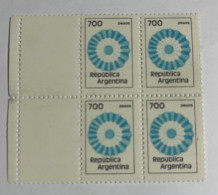 Argentina 1979/82 Escarapela $ 700 Con Complemento Izq. Mate Fosf., GJ 1870ACZ, S 1214, MNH. - Nuovi