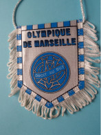 OLYMPIQUE DE MARSEILLE > FANION De FOOTBALL / VOETBAL (Pennant) WIMPEL (Drapeau) ( See Scan ) +/- 10 X 8 Cm.! - Abbigliamento, Souvenirs & Varie
