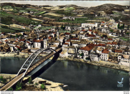 D47  En Avion Au Dessus De CASTELMORON  Vue Générale      ....... - Castelmoron