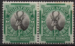 SOUTH AFRICA/1926/MH/SC#23/ SPRINGBOK / ANIMAL/ 1/2p DK GREEN & BLK, PAIR / TINY OXID SPOTS - Unused Stamps
