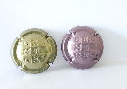 2 Capsules Ou Plaques De Muselet CHAMPAGNE Générique Métal MAUVE  Et  DORÉ CLAIR - Collezioni