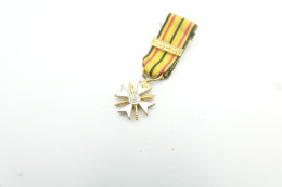 Militaria - MEDAL : BBurgerlijke Decoratie 1914-1918 Kruis 1ste Klasse 1940-45 - Gold Plated - Miniature - Belgium - Andere & Zonder Classificatie