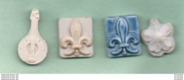 Lot N°10 De 6 Féves Anciennes Porcelaine Biscuit Mate Et Brillante Dont 1 Polychrome Main De Fatma Lys Trefle Mandoline - Olds