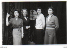 3V1Sy    Photo Infirmieres Croix Rouge à Paris En 1957 - Santé, Hôpitaux