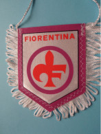 FIORENTINA > FANION De FOOTBALL / VOETBAL (Pennant) WIMPEL (Drapeau) ( See Scan ) +/- 10 X 8 Cm.! - Kleding, Souvenirs & Andere