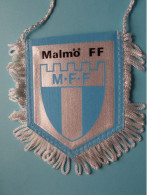 MALMÖ FF - M.F.F > FANION De FOOTBALL / VOETBAL (Pennant) WIMPEL (Drapeau) ( See Scan ) +/- 10 X 8 Cm.! - Apparel, Souvenirs & Other