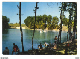 47 MONFLANQUIN Le Lac De Coulon En 1970 Pêcheurs à La Ligne Pédalos - Monflanquin