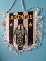 JUVENTUS > FANION De FOOTBALL / VOETBAL (Pennant) WIMPEL (Drapeau) ( See Scan ) +/- 10 X 8 Cm.! - Uniformes Recordatorios & Misc