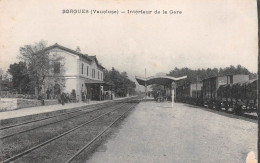 SORGUES (Vaucluse) - Intérieur De La Gare - Wagons - Cachet 75e Régiment D'Infanterie, 6e Compagnie - Ecrit (2 Scans) - Sorgues