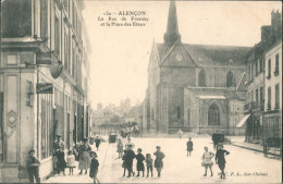 61 ALENCON - LA RUE DE FRESNAY ET LA PLACE DES ETAUX - Alencon