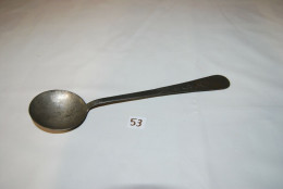C53 Ancienne Cuillère En Aluminium Travaillée - Spoons