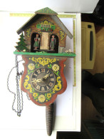 LADE  80  - Houten Wandklok - Horloge Murale En Bois - Clocks