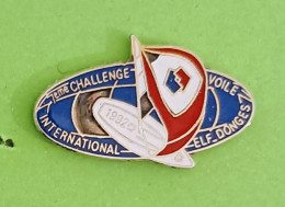 Pin's Bateau Voilier 7eme Challenge Voile International ELF Donges 1992 - Bateaux