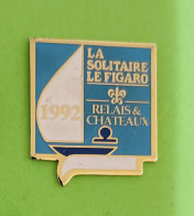 Pin's Bateau Voilier La Solitaire Le Figaro Relais & Château - Boten