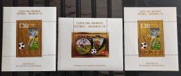 COPA DEL MUNDO DE FÚBOL MUNICH 74 HOJAS BLOQUE DORADAS  MICHEL B80- B81 Y B82 SERIE   DENTADA MNH - 1974 – West-Duitsland