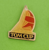 Pin's Bateau Voilier Tom Cup - Bateaux