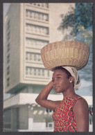 092626/ Afrique, Jeune Femme - Afrique