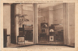 CPA PARIS 1925 - EXPOSITION INTERNATIONALE DES ARTS DECORATIFS ***RARE*** STAND DE LA COMPAGNIE FRANCAISE DU GRAMOPHONE - Mostre