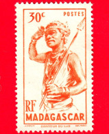 MADAGASCAR - Usato - 1946 - Danzatore Del Sud - Dancer - 30 C - Used Stamps