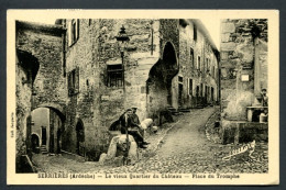 Serrières - Le Vieux Quartier Du Château - Place Du Tromphe - Edit. Cellard - Voir 2 Scans - Serrières