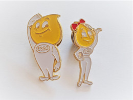 PINS MONSIEUR ET  MADAME ESSO GOUTTE D'HUILE / 33NAT - Kraftstoffe