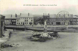 08 - Le Chesne - La Place Et Rue Louis-Fissé  - CPA - Oblitération Ronde De 1933 - Voir Scans Recto-Verso - Le Chesne