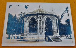 SINT-NIKLAAS  - SAINT NICOLAS -   Kiosque Op De Marktplein  -  Le Kiosque De La Grand' Place - Sint-Niklaas