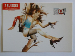 MODE / VETEMENT - Femme Cheveux Au Vent / Chaussures à Talons , Tee-shirt, Bas - Carte Publicitaire 3 Suisses - Mode