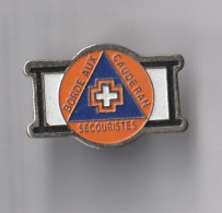 PIN'S THEME  MEDICAL  BORDEAUX  CAUDERAN  SECOURISTES - Geneeskunde