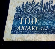 Madagascar, 100 Ariary. 500 Francs, 2004, P.86b - Madagaskar