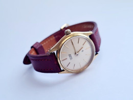 Vintage 90s Citizen Women's Watch Made In Japan Stainless Gold Plated - Montres Anciennes