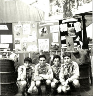 (2) Exposition Scouts De Retour De Camps - La Ferté-Bernard-Photo Originale Le Maine Libre-années 60-12cmx12.5 Cm - Scoutismo