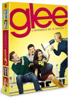 GLEE  L INTEGRALE DE LA  SAISON  1 -  ( 7  DVD  )      22 EPISODES DE 45Mm ENVIRON - Commedia