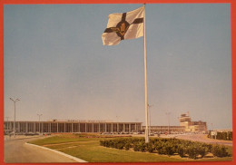 AEROPORT DE MARSEILLE - MARIGNANE (13/Bouches Rhone) - Vue Batiment Et Drapeau - Marignane