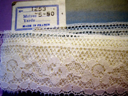 2m50 De Galon Dentelle Blanche De Fabrication Française - Frais Du Site Déduits - Laces & Cloth