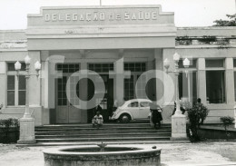 1970 REAL PHOTO POSTCARD POSTO DE SAÚDE SÃO TOMÉ E PRINCIPE AFRICA AFRIQUE CARTE POSTALE VW Volkswagen Beetle Kafer - Sao Tome Et Principe