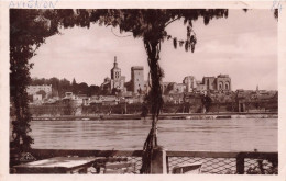 FRANCE - Avignon - Vue Générale Du Palais Des Papes Vu Des Bords Du  Rhône - Carte Postale Ancienne - Avignon