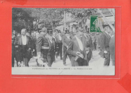 FUNERAILLES Des Victimes Du Liberté Cpa Animée Le Président Et Sa Suite  Photo Giraud - Funérailles