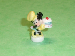 Fèves / Fève / Disney : Mickey , Minnie , Gateau      T126 - Disney