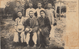 CP Laos Ethnographie Mandarins Laotiens Aux Hua Pahn - Laos